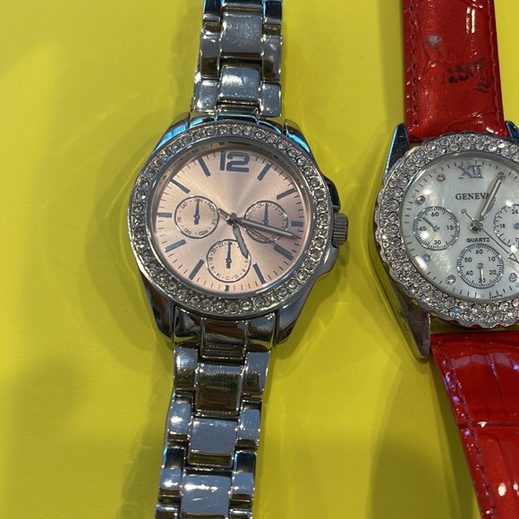 Geneva watches, all need batteries. Two are Geneva watches, the other isn’t. - Picture 4 of 4